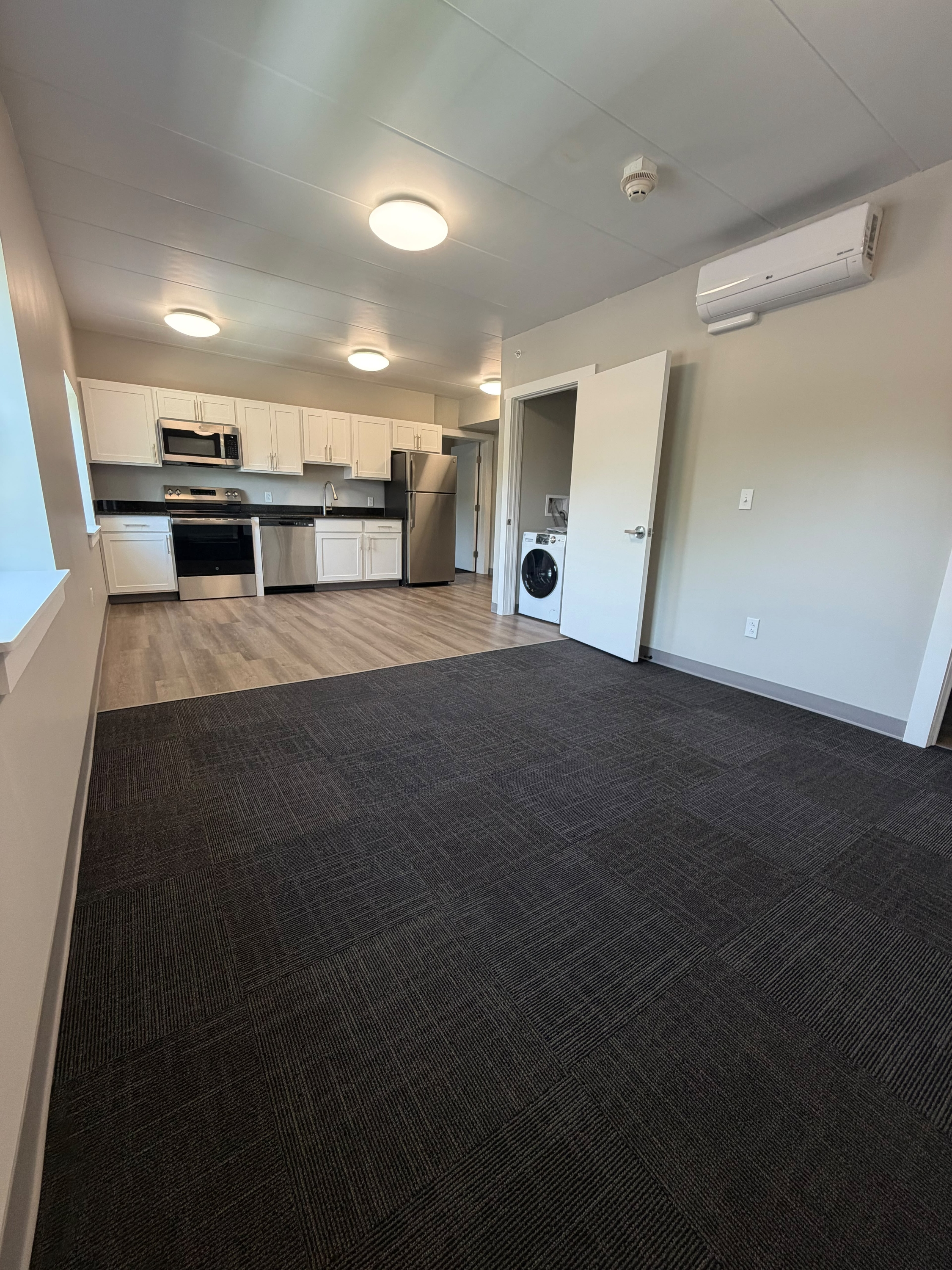 400 Riverside Dr - Chatlos