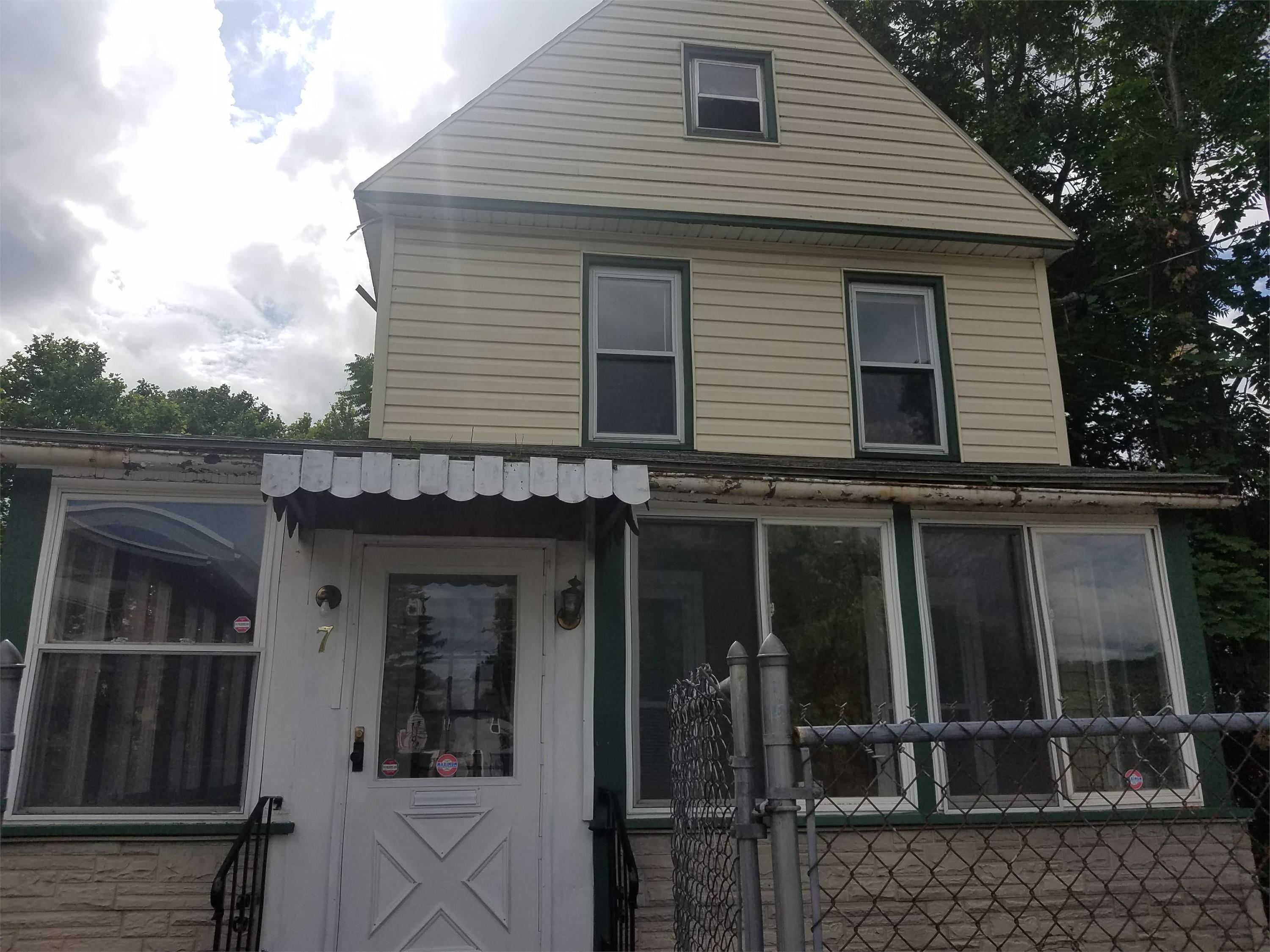 7 West Street